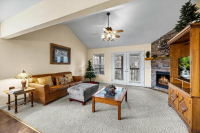 Cozy and Spacious 3BR Pool Table HOT TUB FREE Attraction Tickets